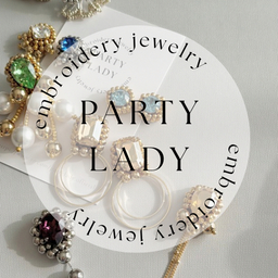 PARTY LADY