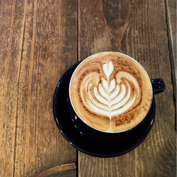 コーヒーとチャイ。