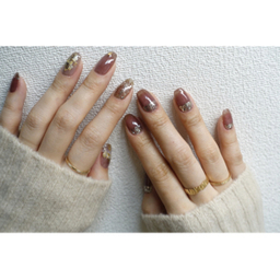 Nail saron Beare  