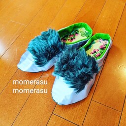 モメラス