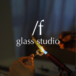 /f ⌇ glass studio 