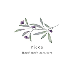 ricca-hand