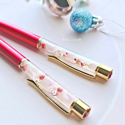 .*❁Flower petals❁*.